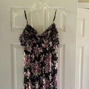 Candie’s large sundress black floral